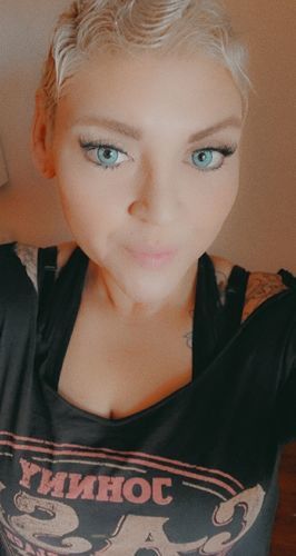 Customer photo review of MOJOSEE Vika tricolor Blue Colored Contact Lenses