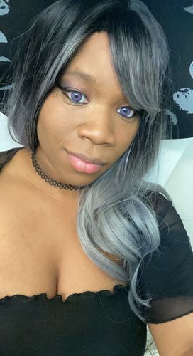Customer photo review of MOJOSEE Angel Ice Lavender Purple Colored Contact Lenses