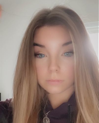 Customer photo review of MOJOSEE Vika tricolor Blue Colored Contact Lenses