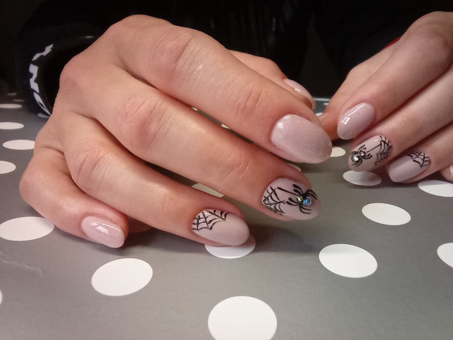 Customer photo review of Semilac 320 Shimmer Dust Beige UV Gel Polish 7ml