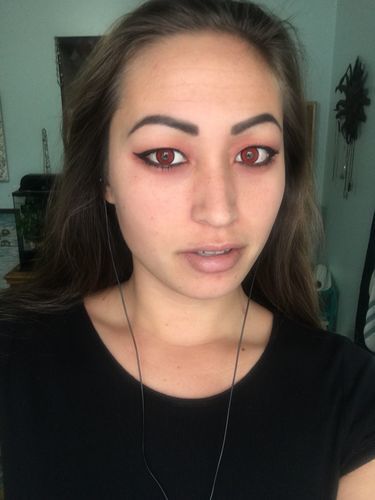 Customer photo review of MOJOSEE Akame Red Colored Contact Lenses