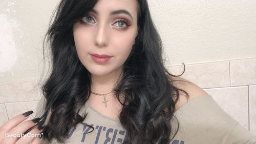 Customer photo review of MOJOSEE Aurora Blue Colored Contact Lenses