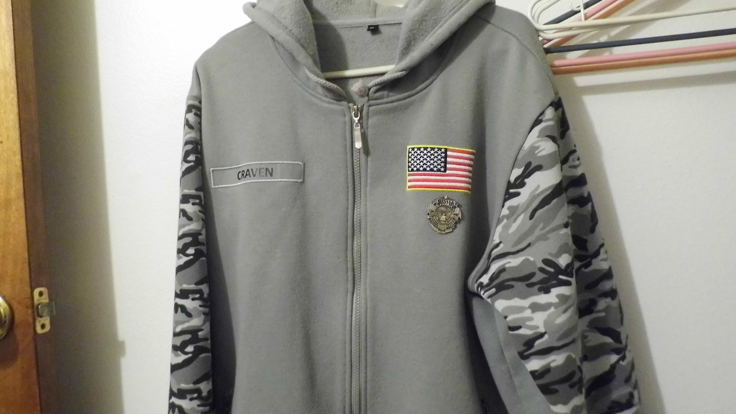 Customer photo review of US Army Veteran's Day Pin