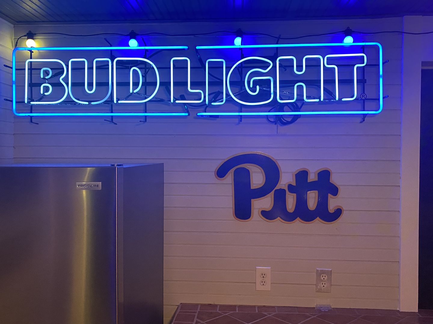 Customer photo review of University of Pittsburgh "Pitt" Script 3D Metal Art