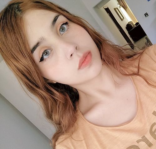 Customer photo review of MOJOSEE Aurora Blue Colored Contact Lenses