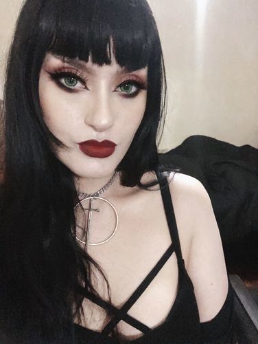 Customer photo review of MOJOSEE Kise Ryota Gold Colored Contact Lenses