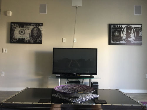 Customer photo review of Louis LV Supreme Inspired Open Lips