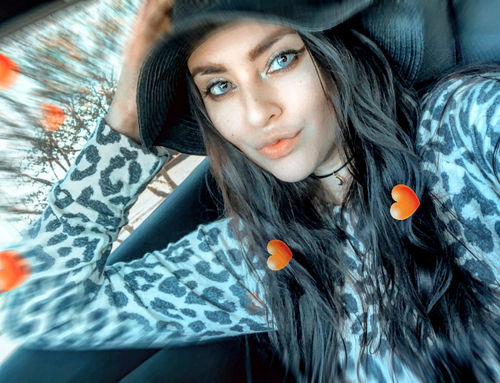 Customer photo review of MOJOSEE Aurora Lcy Gray Colored Contact Lenses