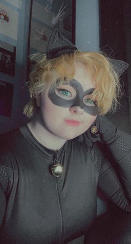 Customer photo review of MOJOSEE Pure Green Ring Colored Contact Lenses