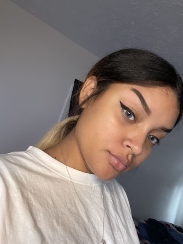 Customer photo review of MOJOSEE Aurora Blue Colored Contact Lenses