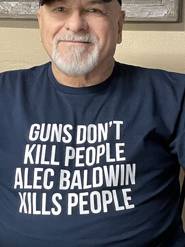 Customer photo review of Guns Don't Kill People Men's Apparel