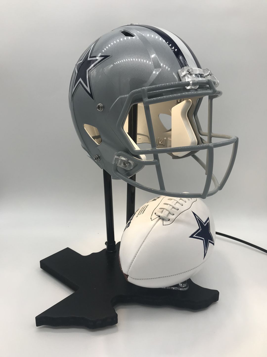 Customer photo review of Dallas Cowboys Riddell Speed Full Size Replica Football Helmet