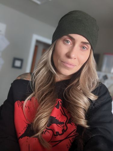 Customer photo review of 102 - Driven Doll Kiss Wide Neck Sweatshirt