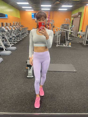 Customer photo review of Ladies Salty Smile Knee Logo Mid Rise Performance 7/8th Leggings | Purple