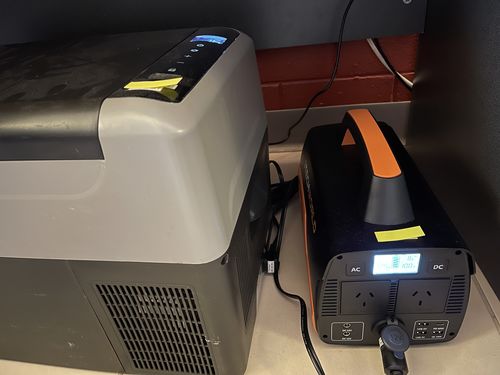 Customer photo review of Portable Power Station Lithium 500w / 1000w max AC/DC - 50Ah iTECH500