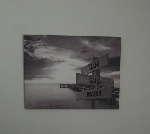 Customer photo review of Lienzo Muelle de Madera con Nombres Personalizados