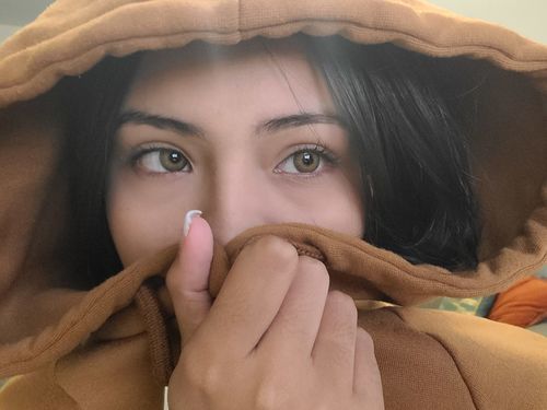 Customer photo review of MOJOSEE Himalaya Brown Colored Contact Lenses