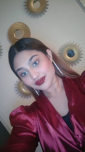 Customer photo review of MOJOSEE Aurora Azu Colored Contact Lenses