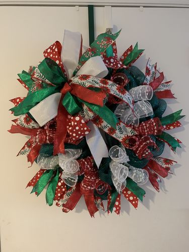 Customer photo review of 15"Wire,25"Oad-Pencil Work Wreath X18 Ties, Tt Green XX750360