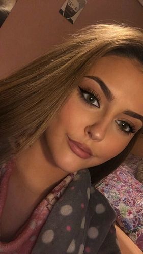 Customer photo review of MOJOSEE Aurora Brown Colored Contact Lenses