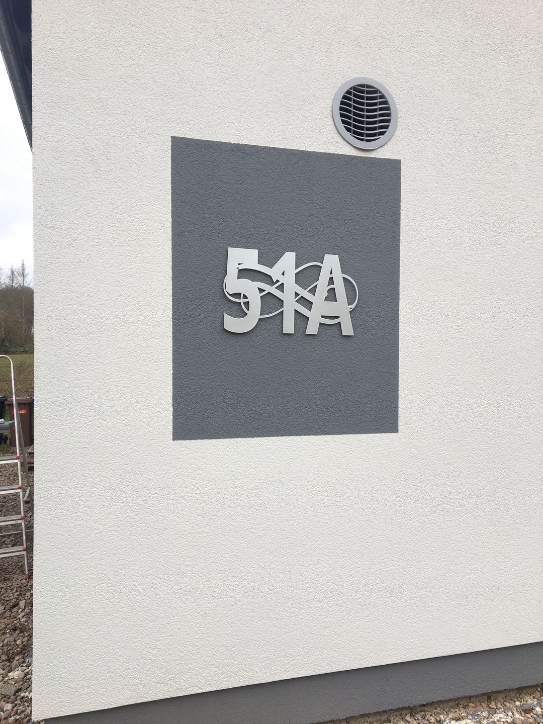 Customer photo review of Hausnummer "Ornamental Style" passend zum Hausnummern-Monogramm (personalisierbar)
