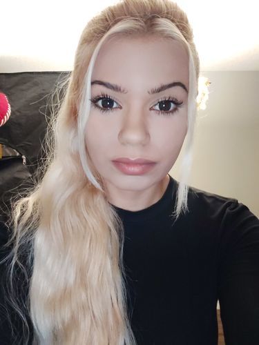 Customer photo review of MOJOSEE Big Eye Girl Black Colored Contact Lenses