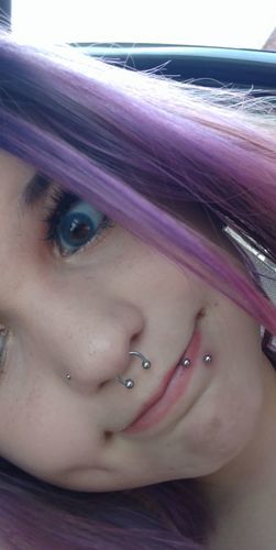 Customer photo review of MOJOSEE Aurora Azu Colored Contact Lenses