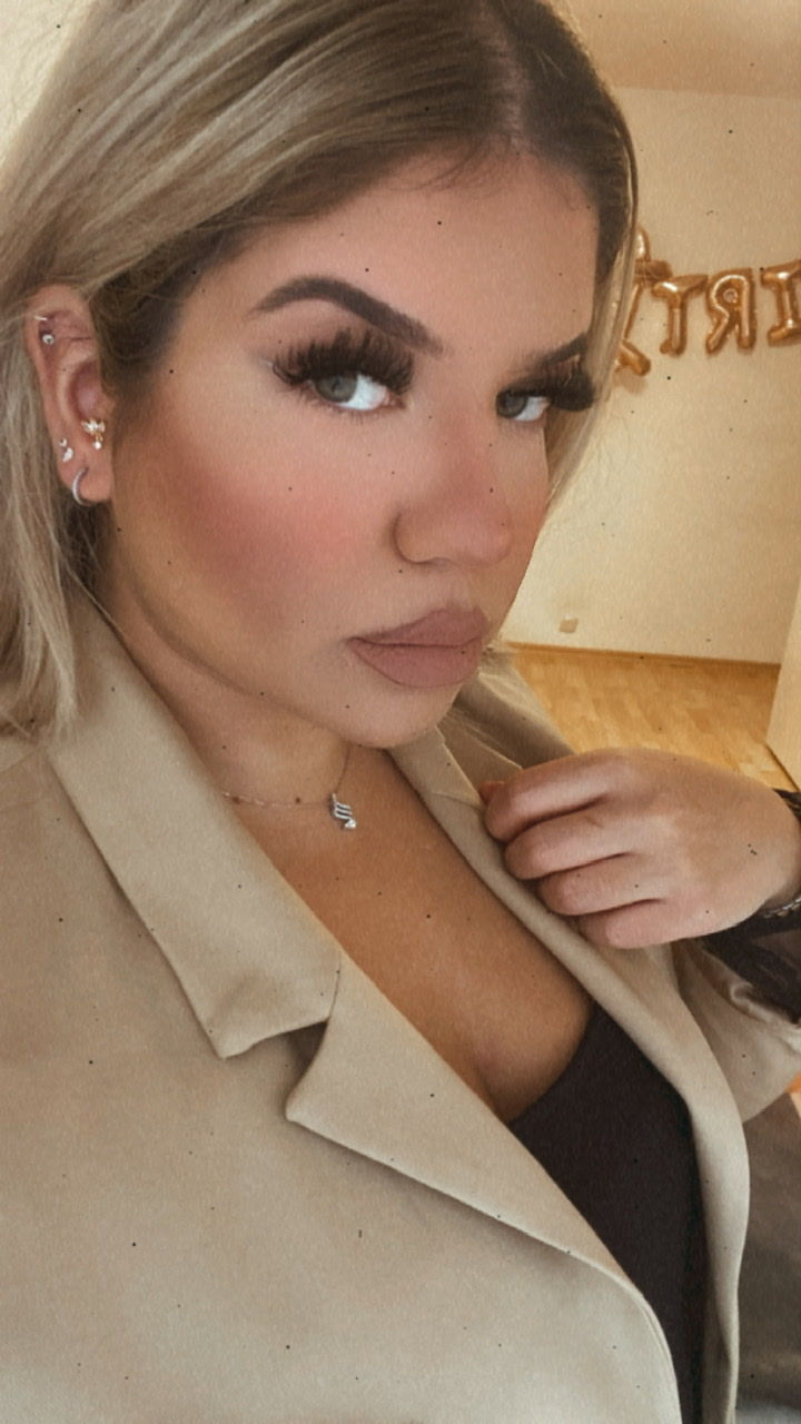Customer photo review of Cataleya 2 Piercing | 18K vergoldet