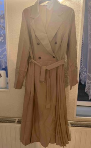 Customer photo review of Solid Color Modern Pleated Midi Dress