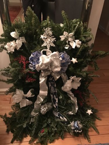 Customer photo review of Fresh Natural Christmas Grave Blanket