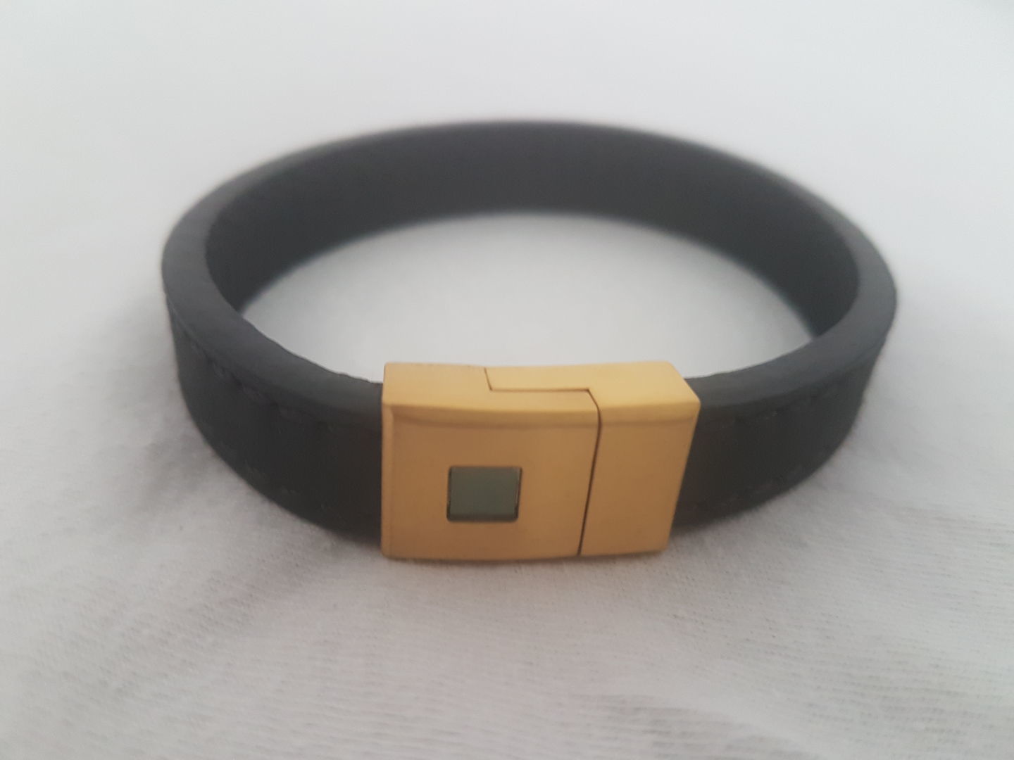 Customer photo review of Gold Stability Bracelet