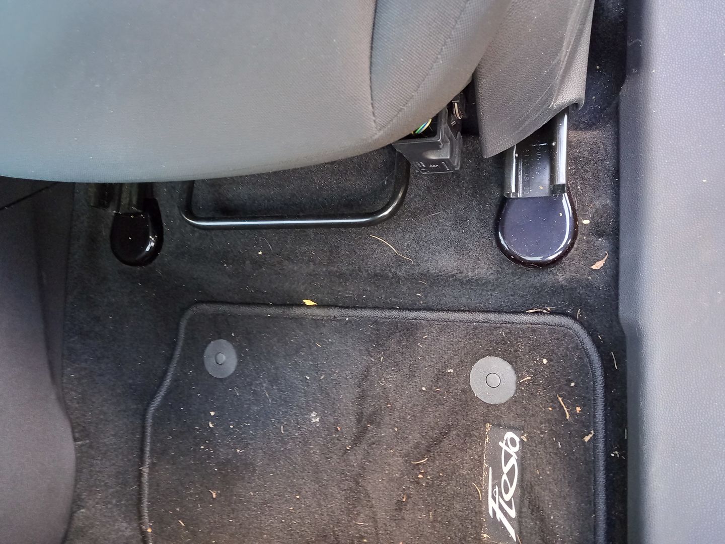 Customer photo review of Seat Rail End Covers - Mk7/7.5 Fiesta