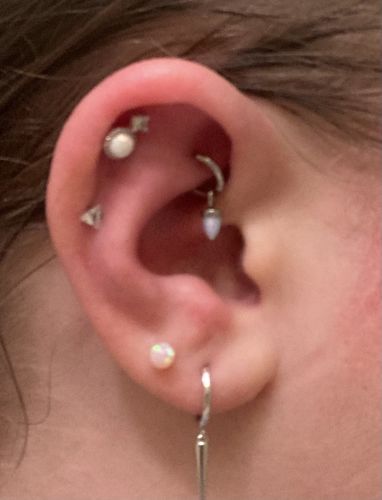 Customer photo review of Triangle Crystal Labret