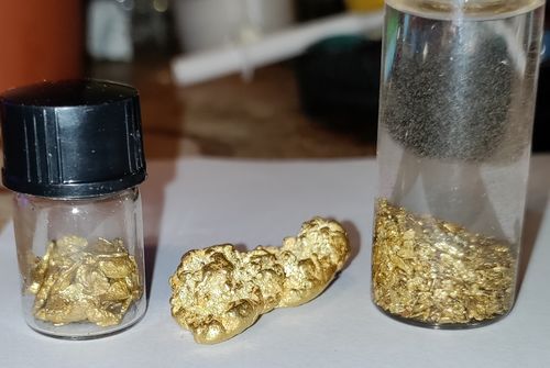 Customer photo review of Elite 'NUGGET CHASE' - Gold Panning Paydirt Concentrate