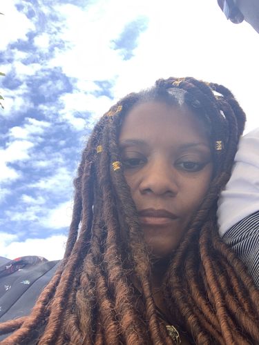 Customer photo review of QUEEN ESSENTIALS- Women's Daily Multi-Vitamin (plant-based) Gummies (45 Day Supply/ .55 Cent A Day) CLICK HERE