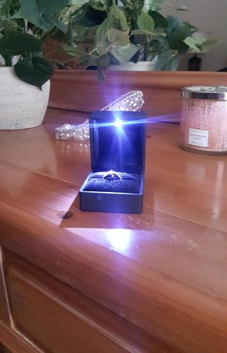 Customer photo review of 0.70-1.85 CT Round Cut Natural Diamonds - Engagement Ring