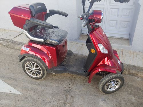 Customer photo review of Scooter Electrico veleco Faster Rojo
