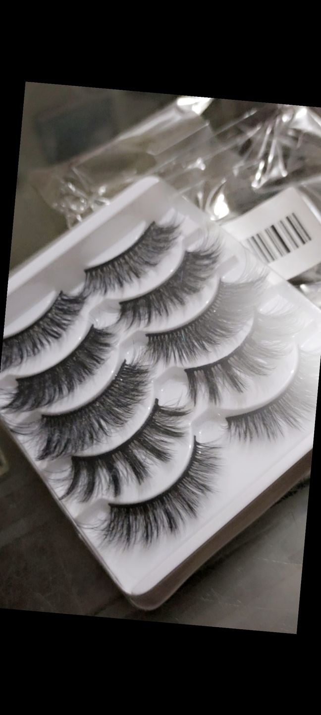 Customer photo review of O.TWO.O 3D MINK EYELASHES