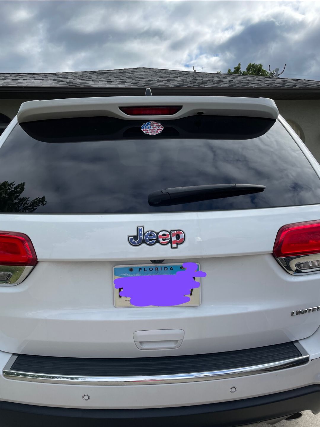 Customer photo review of JEEP Emblem Overlay Decals – American Flag Print | Fits Grand Cherokee, Cherokee, Compass, Renegade, Liberty & Patriot