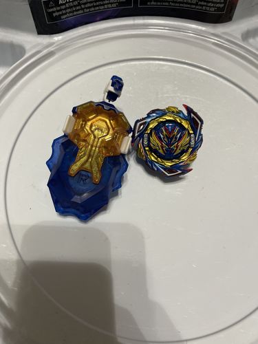 Customer photo review of [Back ordered : Ships Oct 16-20th] Takara Tomy Beyblade Burst Dynamite Battle B-187 Savior Valkyrie SH-7