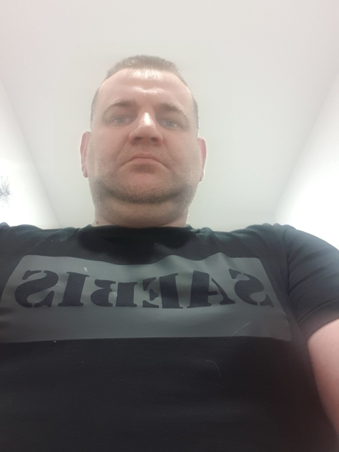 Customer photo review of SAEBIS® All Black Herren T-Shirt schwarz