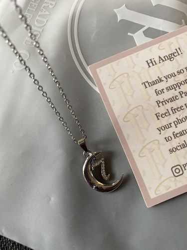 Customer photo review of Eternal Seven Necklace