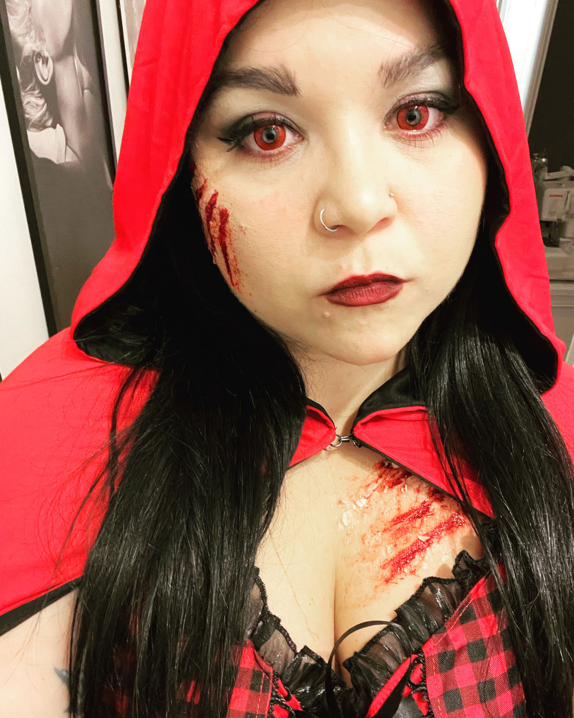 Customer photo review of PRIMAL® Dracula I - Red Halloween Color Contact lenses