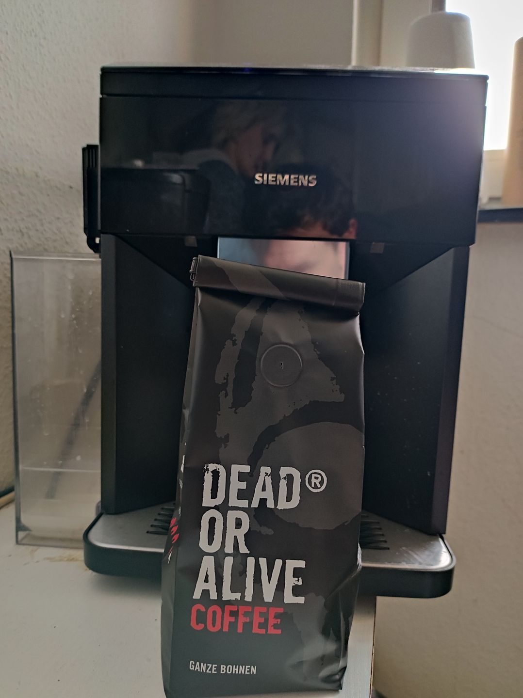 Customer photo review of DEAD OR ALIVE COFFEE Original – Kaffeebohnen, Medium-Dark Röstung, für Espresso & Filter, säurearm