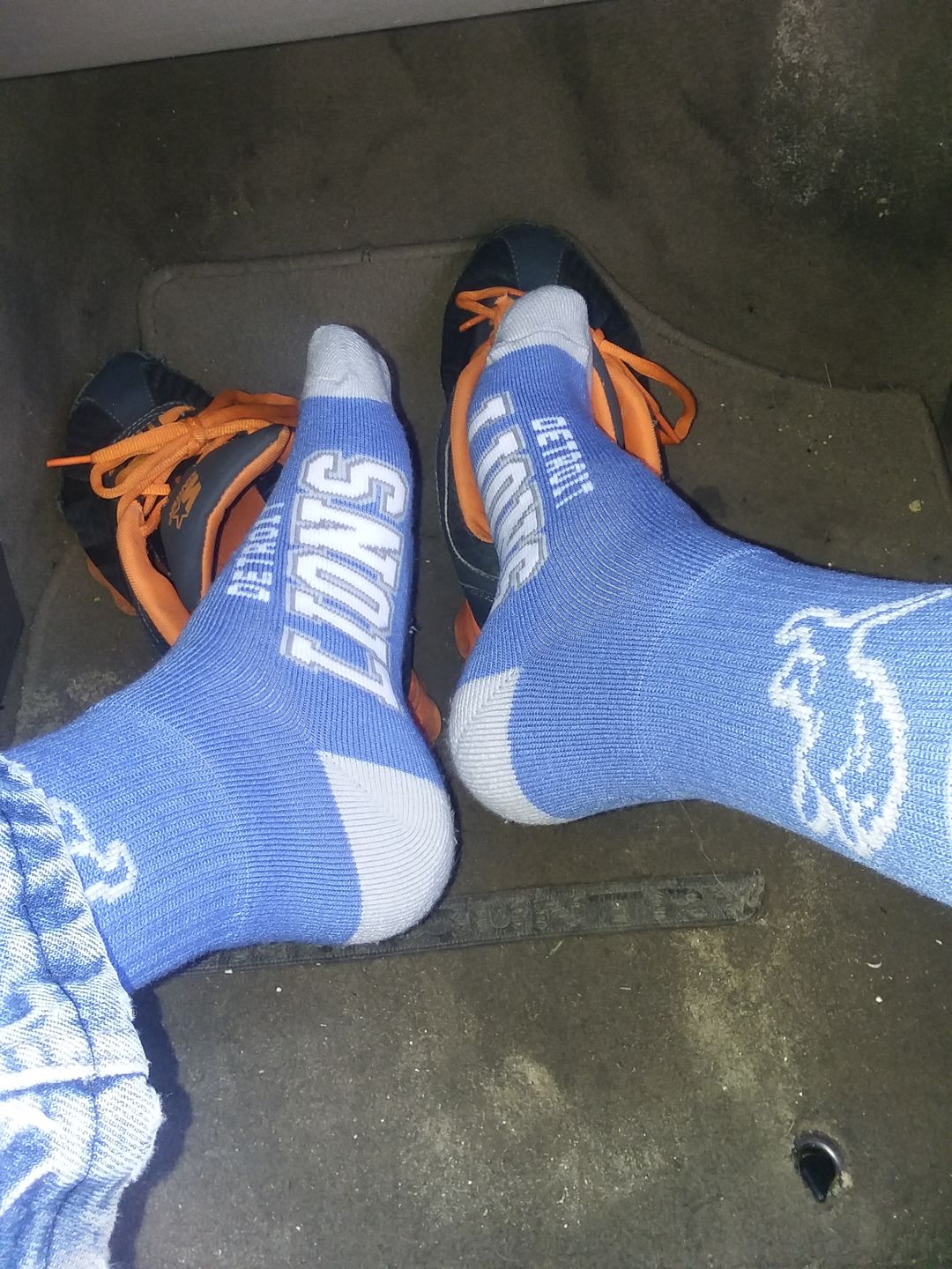 Customer photo review of Detroit Lions - 4 Stripe Deuce