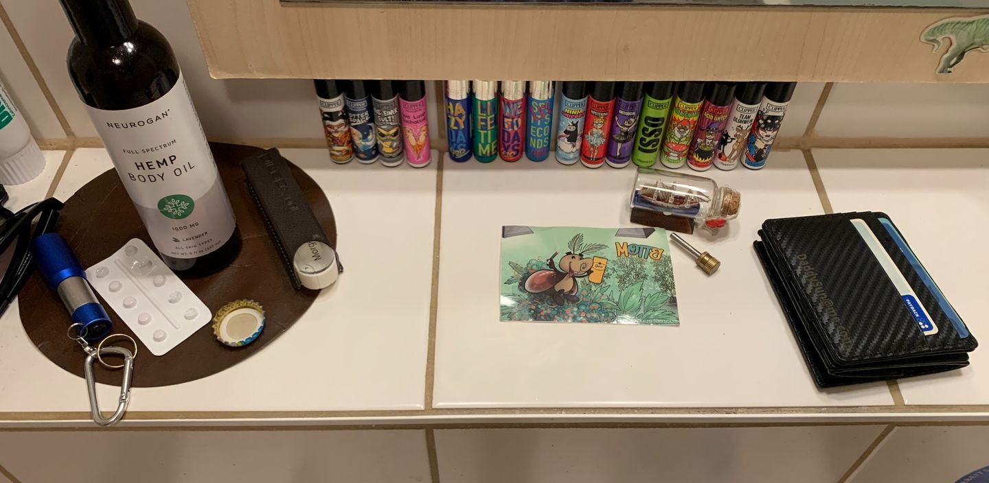 Customer photo review of Nano Boy card holder wallet with small elastic coin pocket