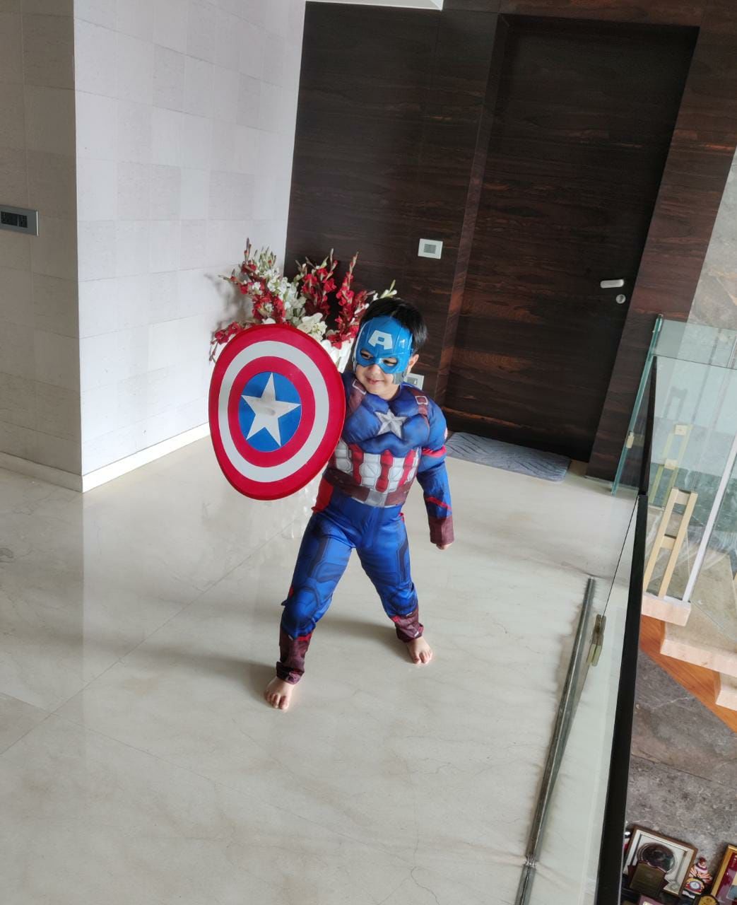 Customer photo review of Fancydresswale Captain America dress for boys