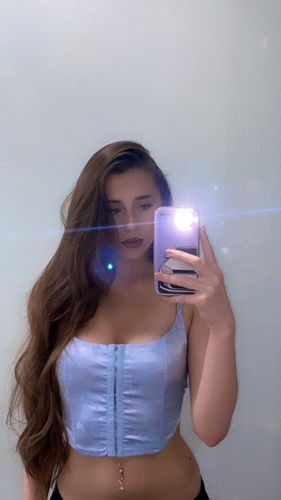 Customer photo review of Rose Gold Plated Vine Dangle Belly Ring