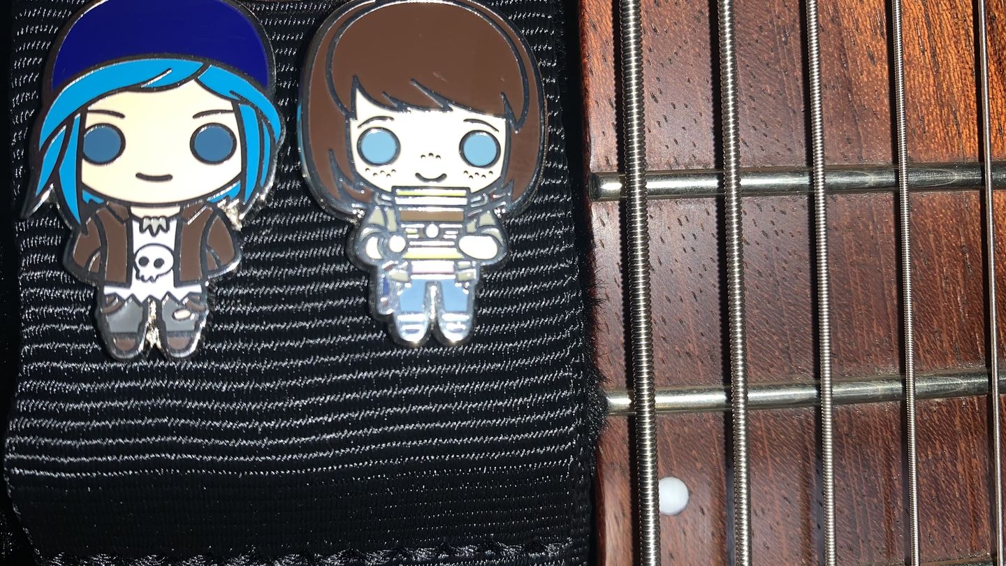 Customer photo review of Life is Strange - Max Caulfield Collector's Pin
