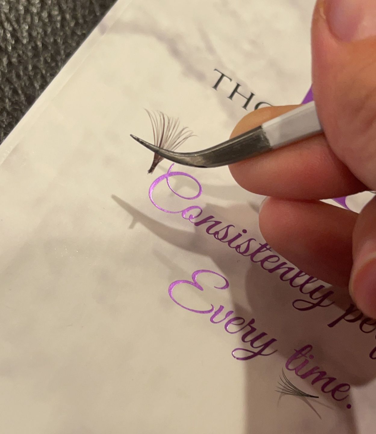 Customer photo review of DOLPHIN-SHAPED CURVED TWEEZER